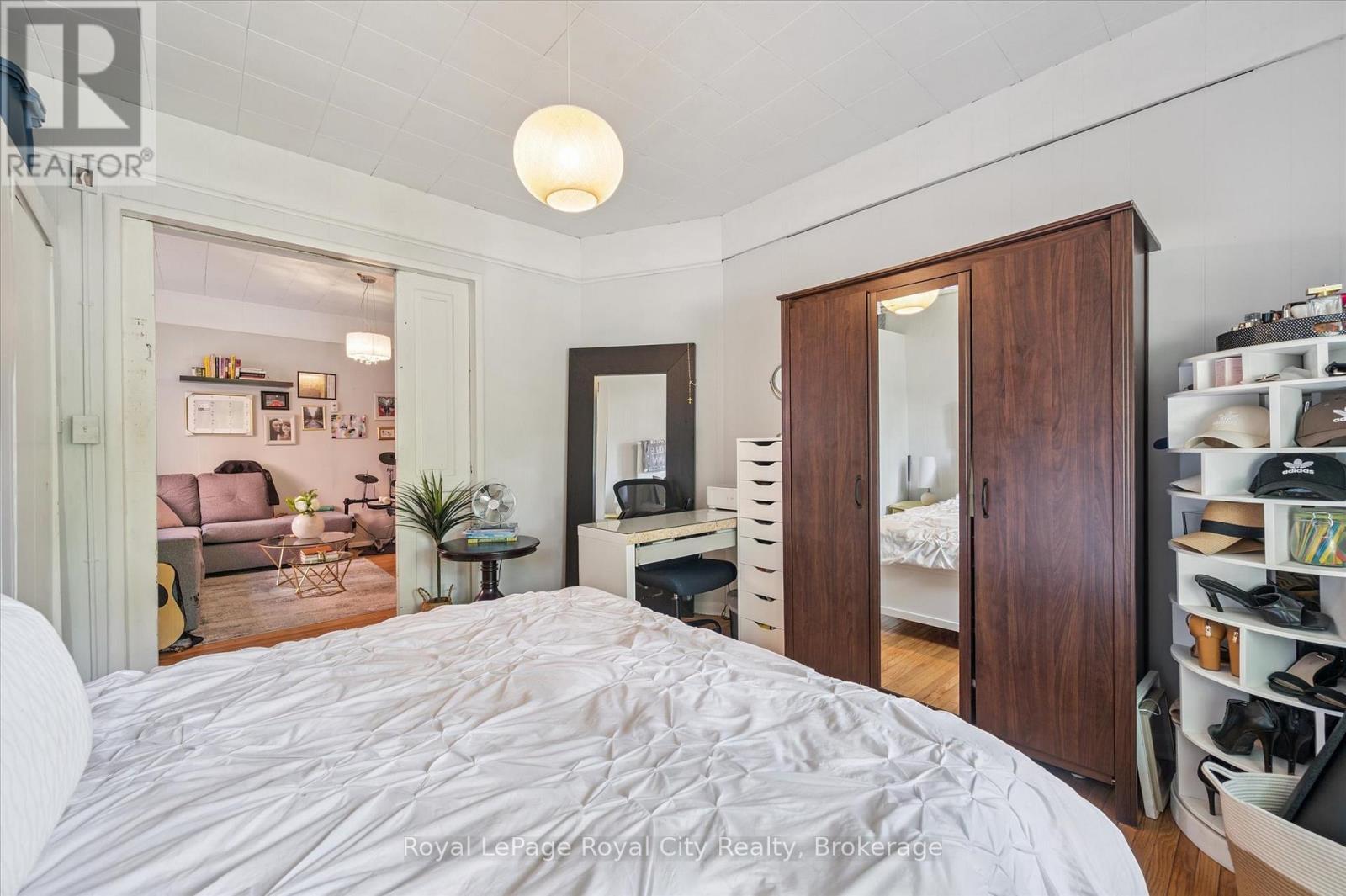 












148 SUFFOLK STREET W

,
Guelph (Downtown),




Ontario
N1H2J5

