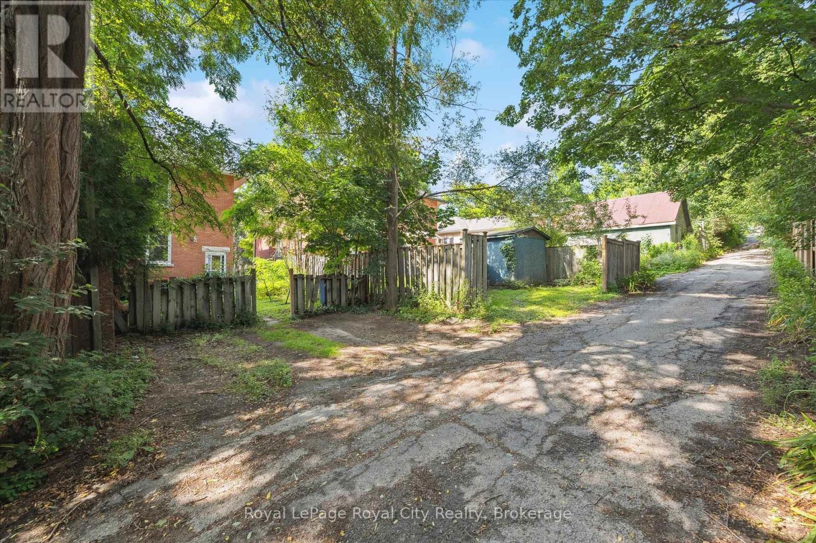 












148 SUFFOLK STREET W

,
Guelph (Downtown),




Ontario
N1H2J5

