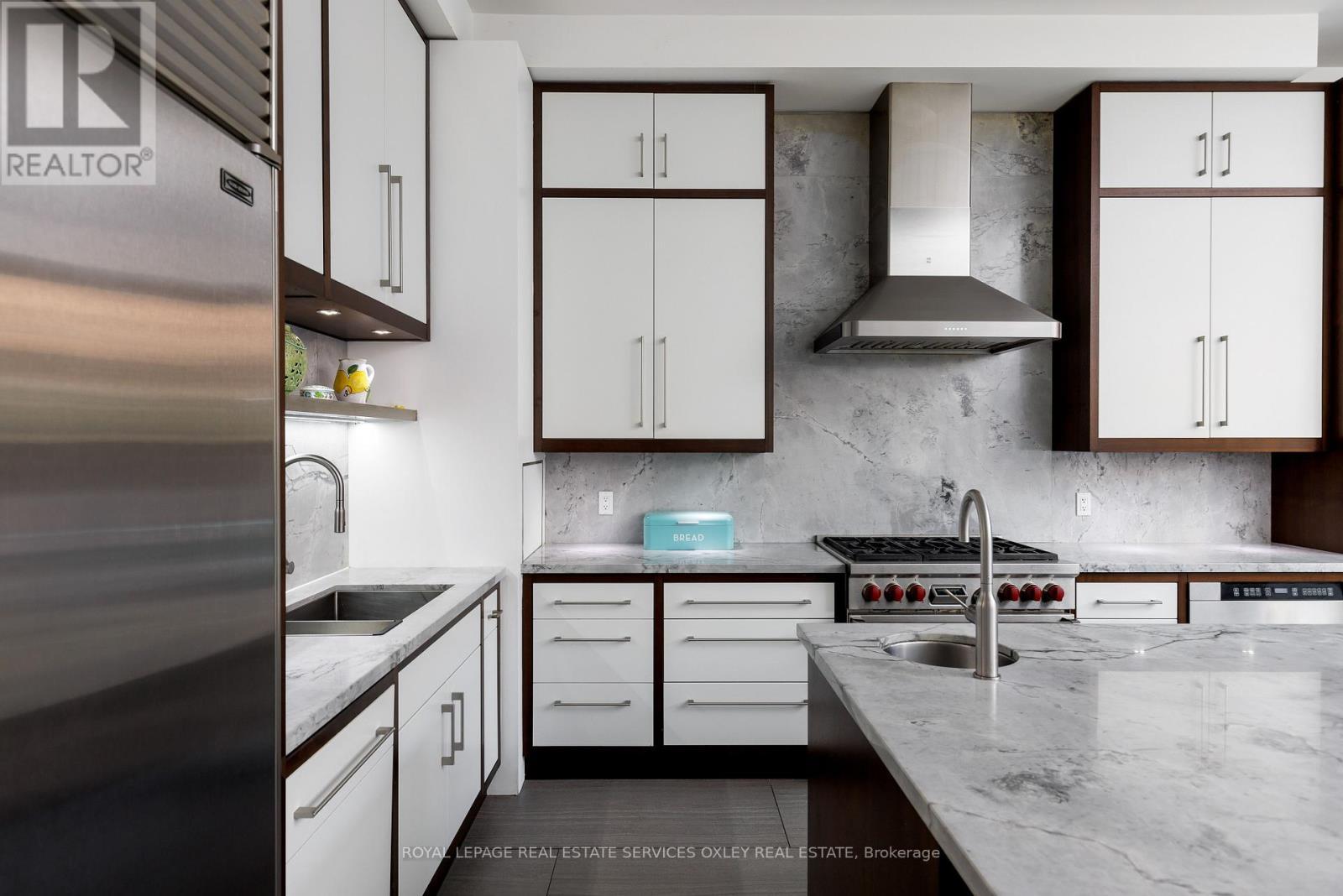 












46 MATHERSFIELD DRIVE

,
Toronto,




Ontario
M4W3W5

