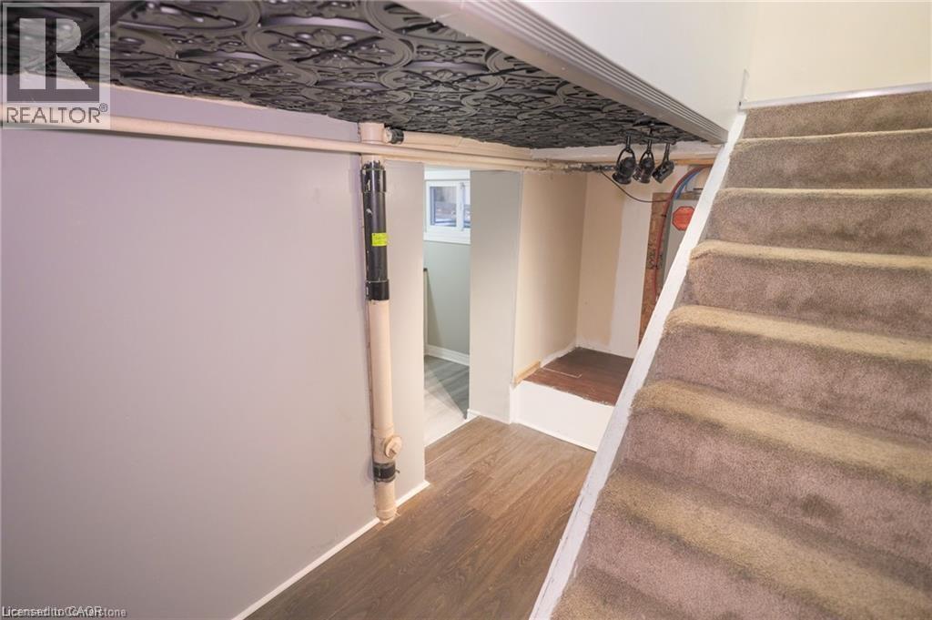 












11 PERRY Street

,
St. Catharines,




Ontario
L2R1K7

