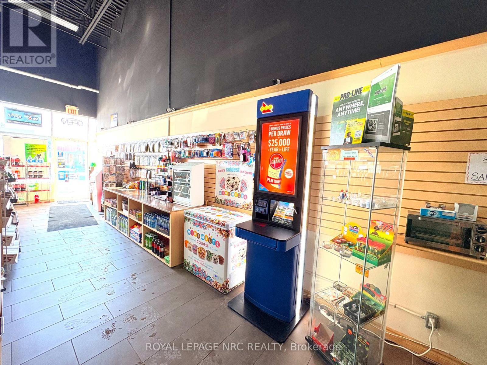 












315 - 343 GLENDALE AVENUE

,
St. Catharines (Oakdale),




Ontario
L2T0A1

