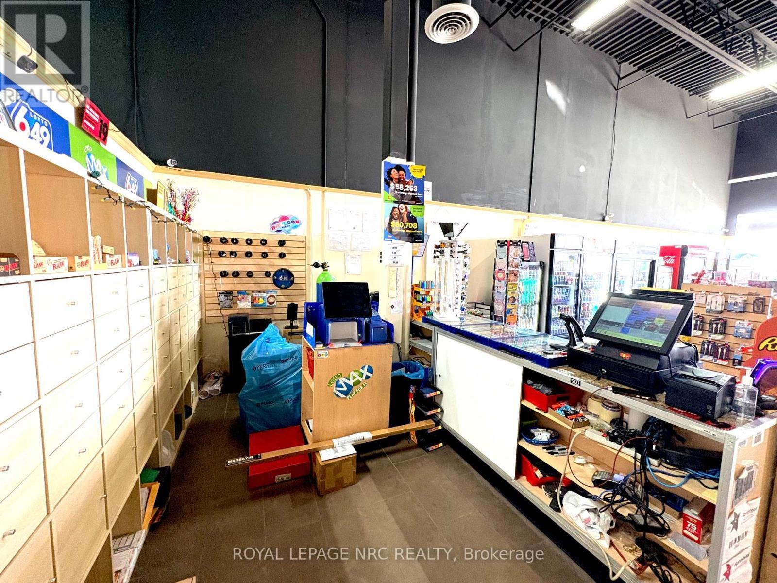 












315 - 343 GLENDALE AVENUE

,
St. Catharines (Oakdale),




Ontario
L2T0A1

