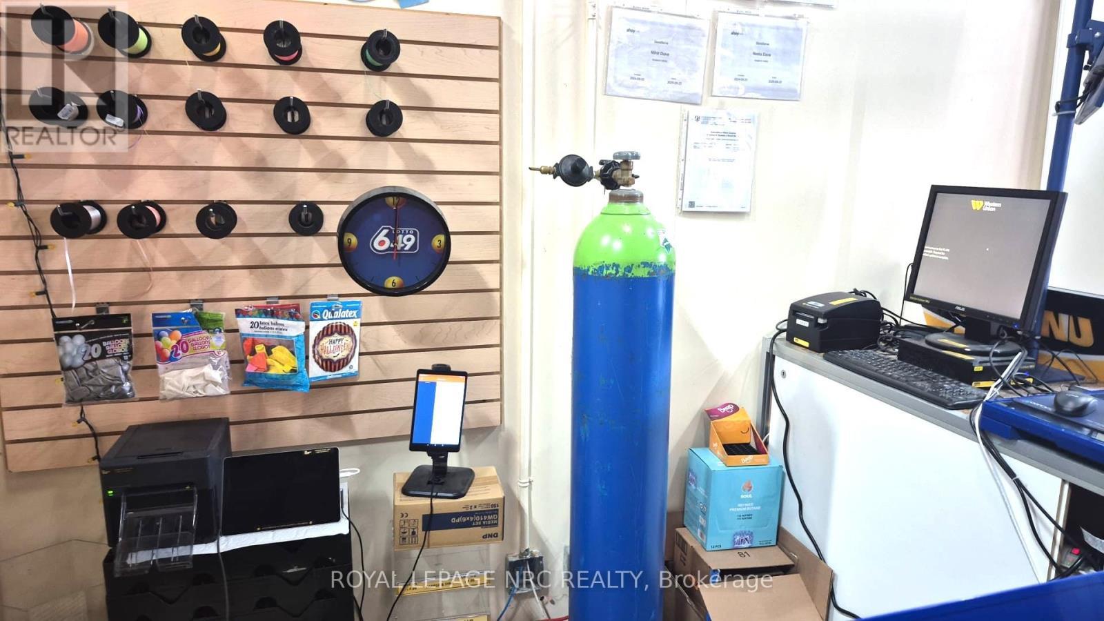 












315 - 343 GLENDALE AVENUE

,
St. Catharines (Oakdale),




Ontario
L2T0A1

