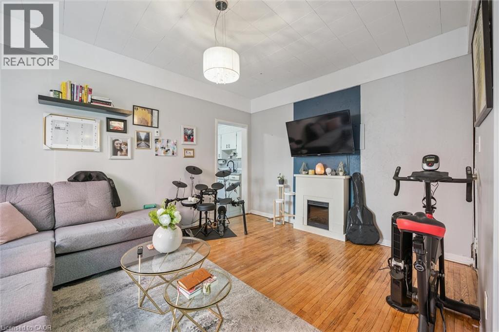 












148 SUFFOLK Street W

,
Guelph,




Ontario
N1H2J5

