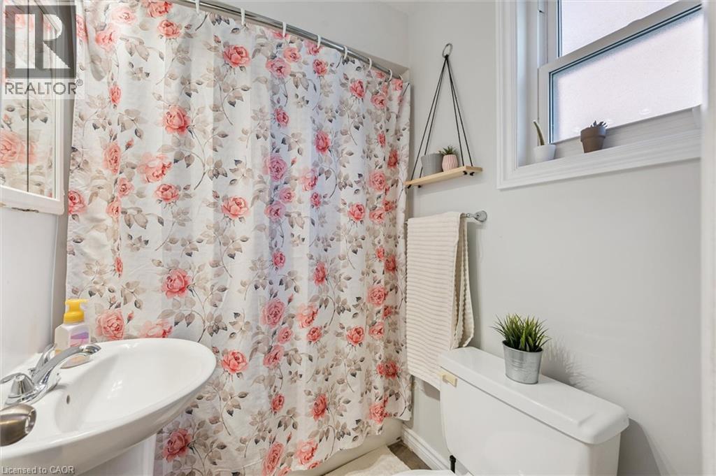 












148 SUFFOLK Street W

,
Guelph,




Ontario
N1H2J5

