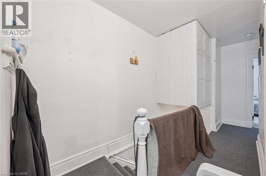 












148 SUFFOLK Street W

,
Guelph,




Ontario
N1H2J5

