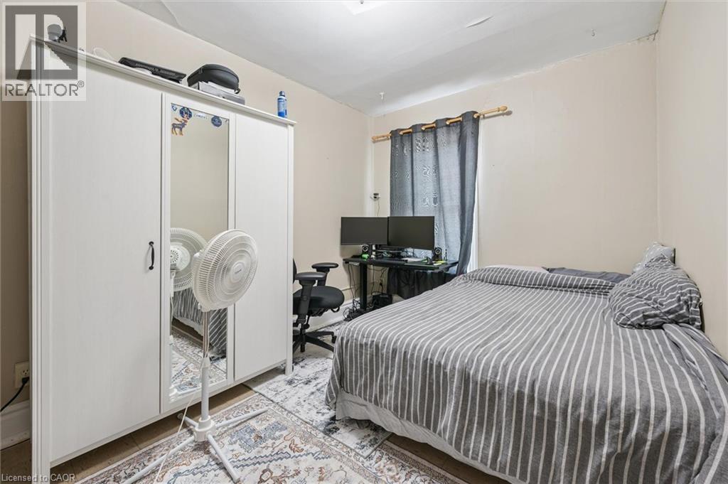 












148 SUFFOLK Street W

,
Guelph,




Ontario
N1H2J5

