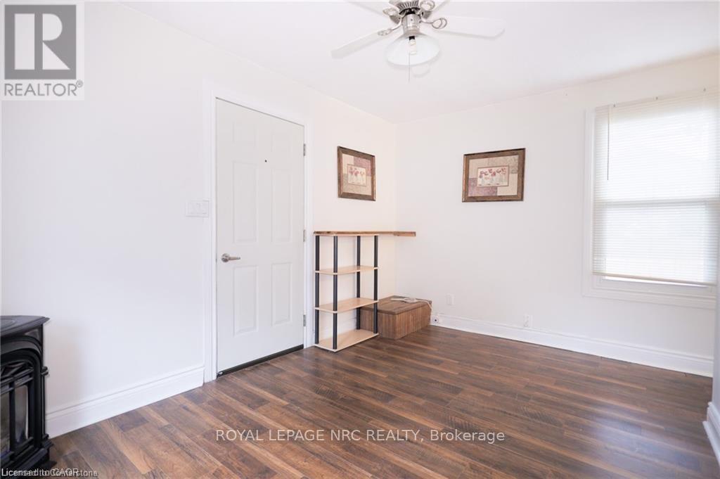 












11 PERRY STREET

,
St. Catharines,




Ontario
L2R1K7

