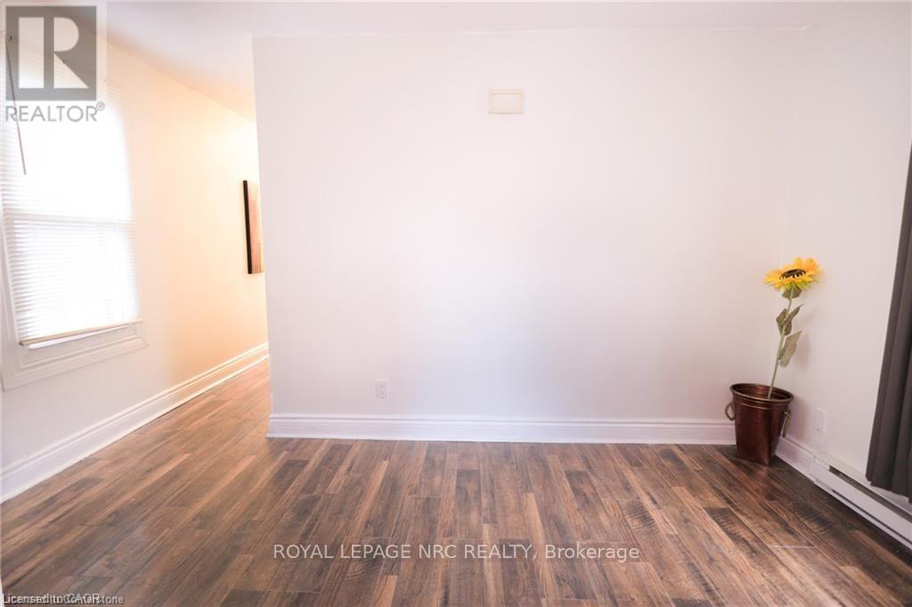 












11 PERRY STREET

,
St. Catharines,




Ontario
L2R1K7

