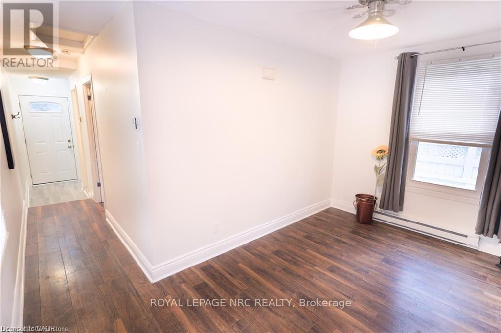 












11 PERRY STREET

,
St. Catharines,




Ontario
L2R1K7

