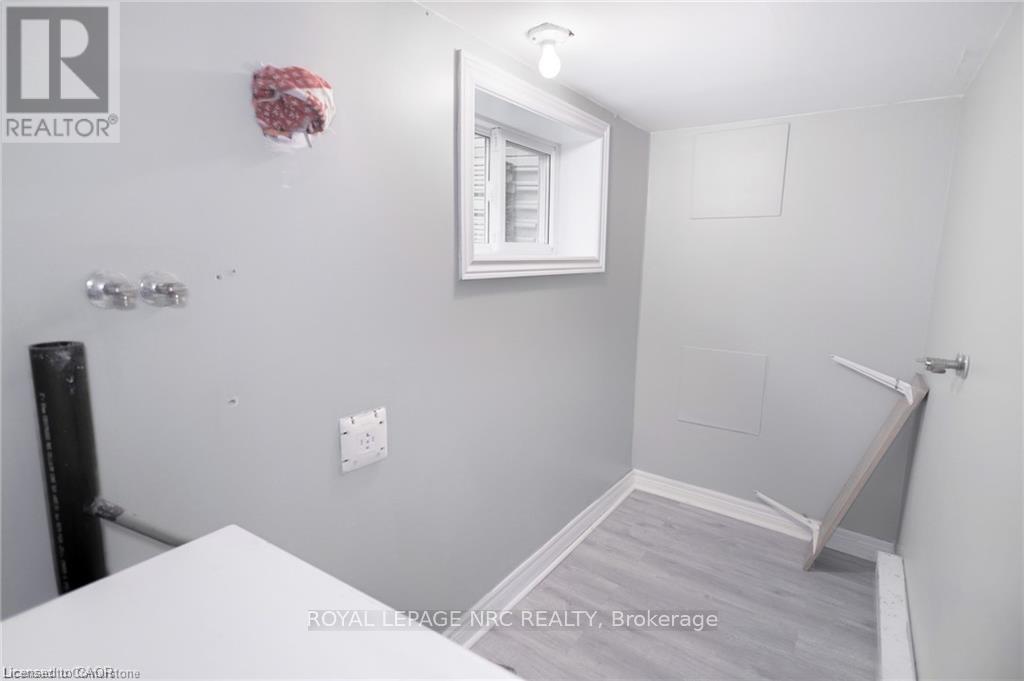 












11 PERRY STREET

,
St. Catharines,




Ontario
L2R1K7

