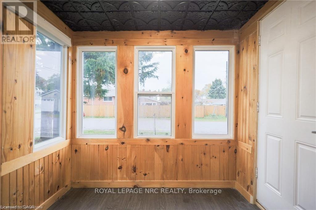 












11 PERRY STREET

,
St. Catharines,




Ontario
L2R1K7

