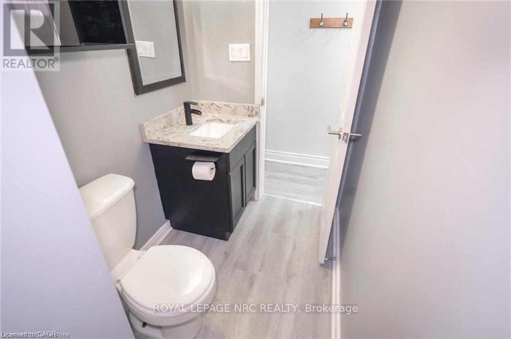 












11 PERRY STREET

,
St. Catharines,




Ontario
L2R1K7

