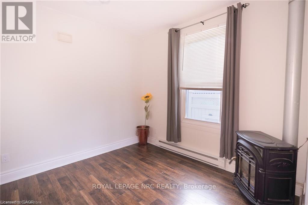 












11 PERRY STREET

,
St. Catharines,




Ontario
L2R1K7

