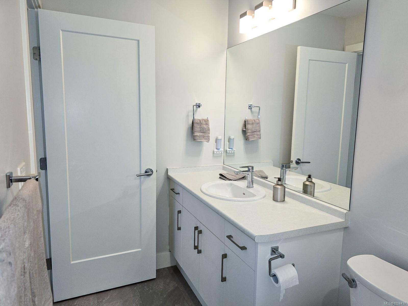 









6544


Metral

Dr, 204,
Nanaimo,




BC
V9T 2L8

