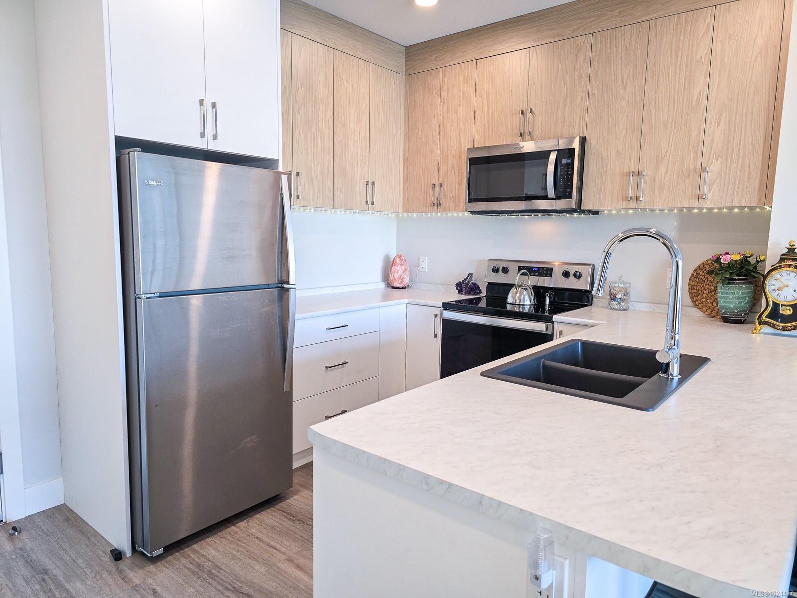 









6544


Metral

Dr, 204,
Nanaimo,




BC
V9T 2L8

