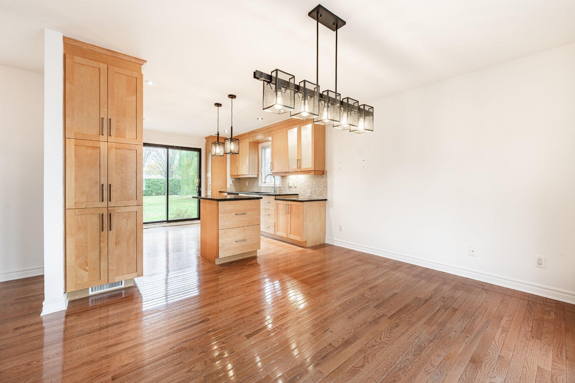 









86


Rue Deslauriers

,
Beloeil,




QC
J3G3E1

