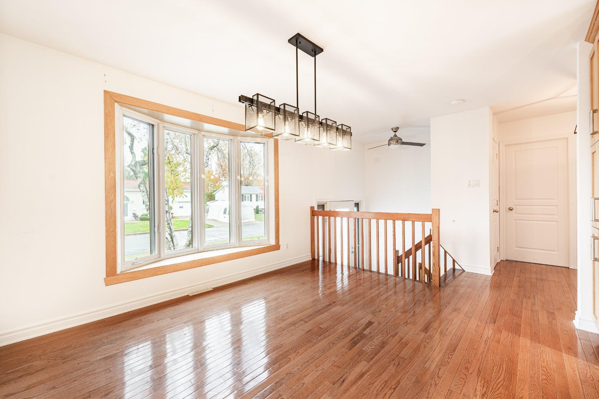 









86


Rue Deslauriers

,
Beloeil,




QC
J3G3E1

