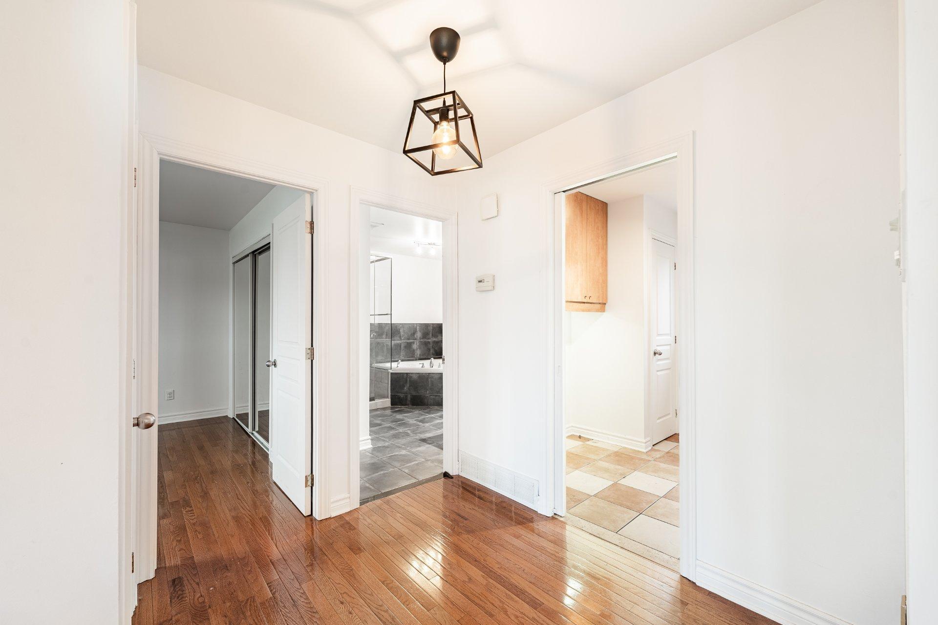 









86


Rue Deslauriers

,
Beloeil,




QC
J3G3E1

