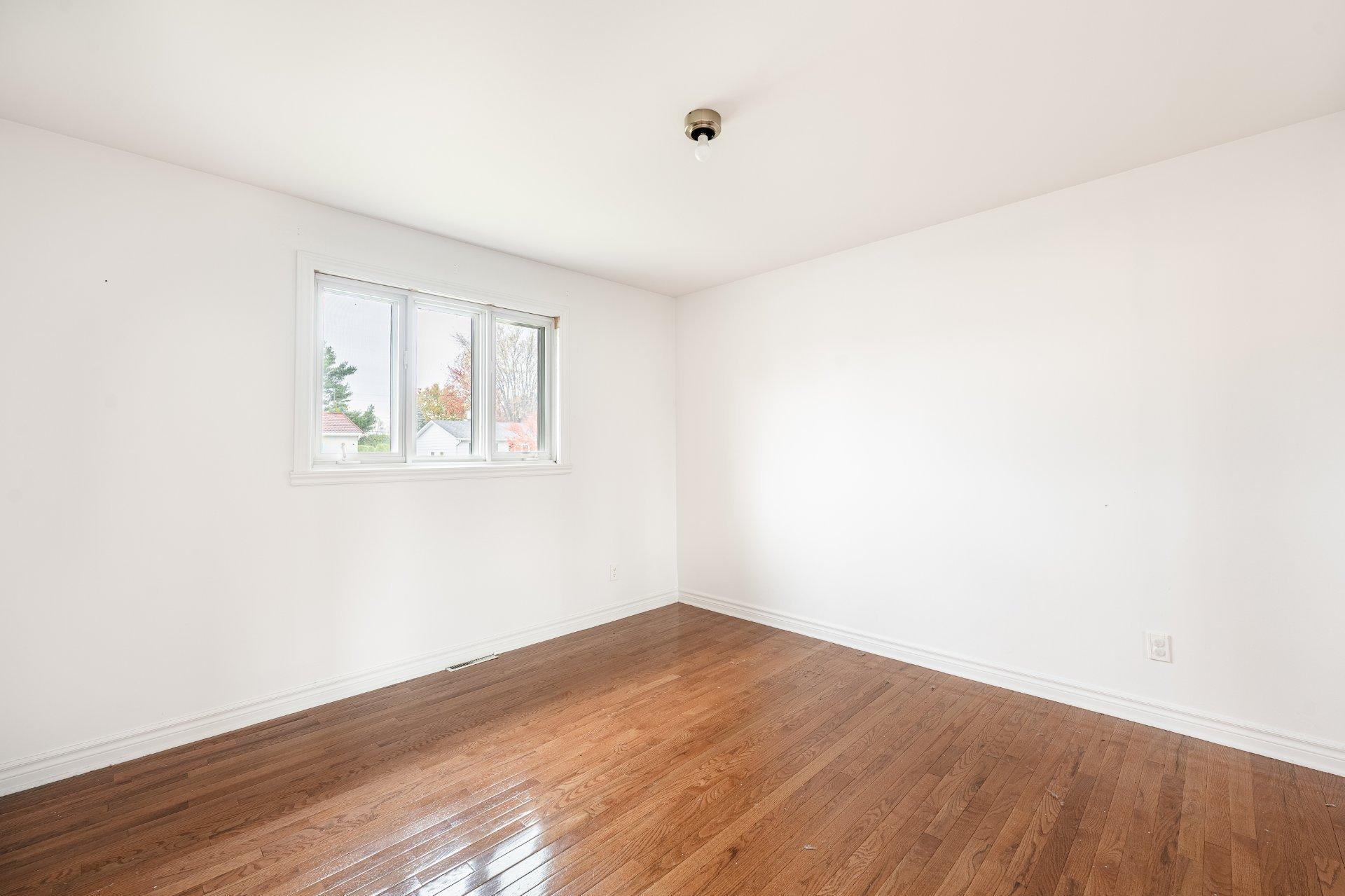 









86


Rue Deslauriers

,
Beloeil,




QC
J3G3E1

