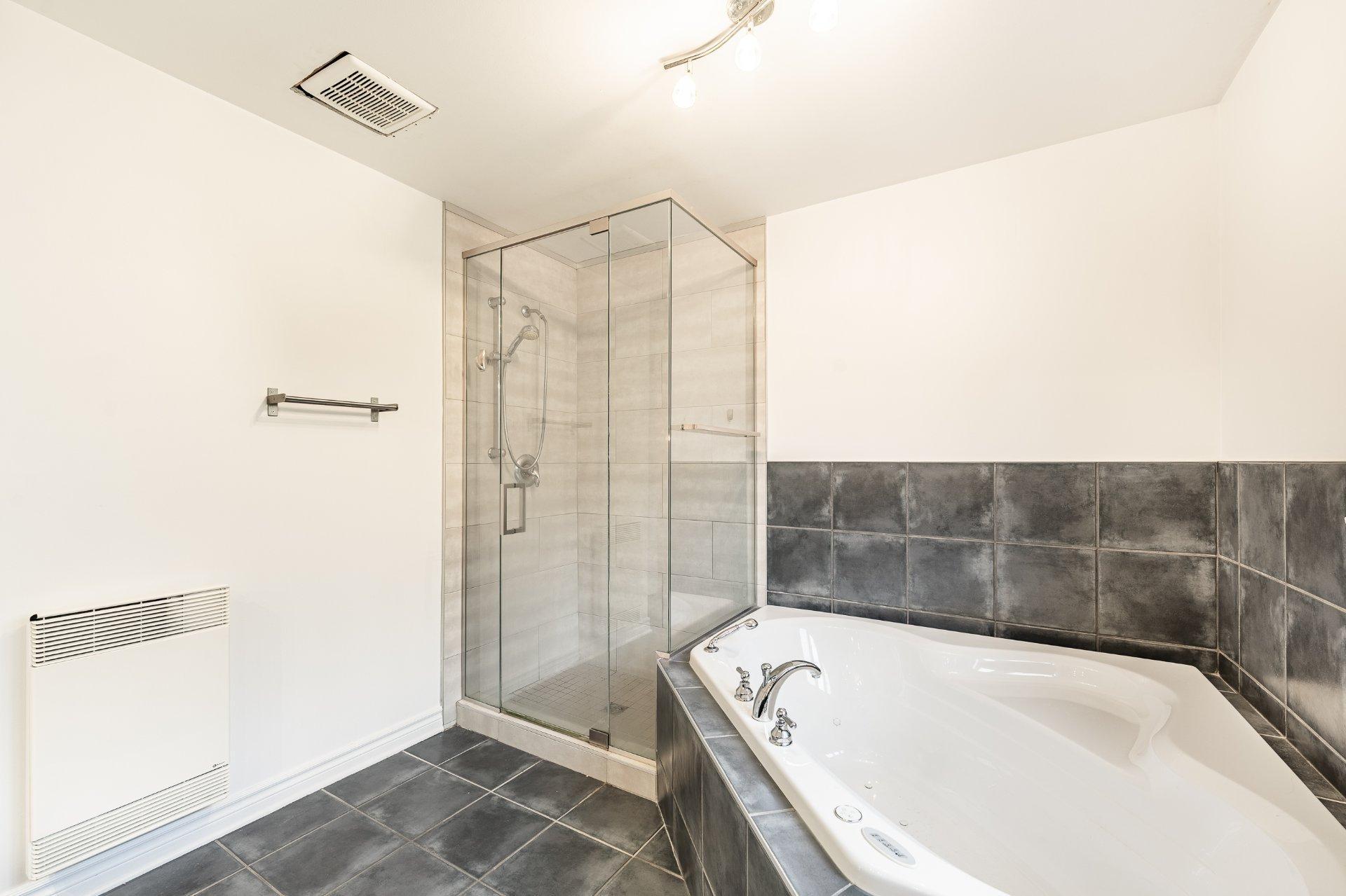 









86


Rue Deslauriers

,
Beloeil,




QC
J3G3E1

