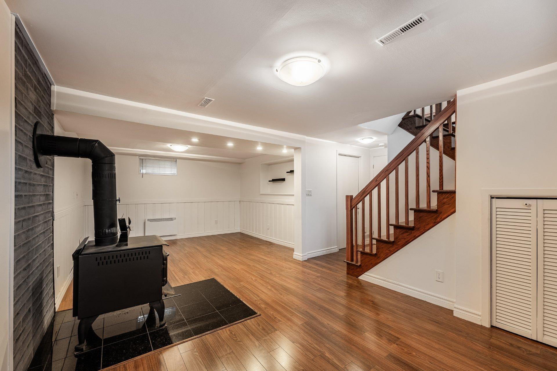 









86


Rue Deslauriers

,
Beloeil,




QC
J3G3E1

