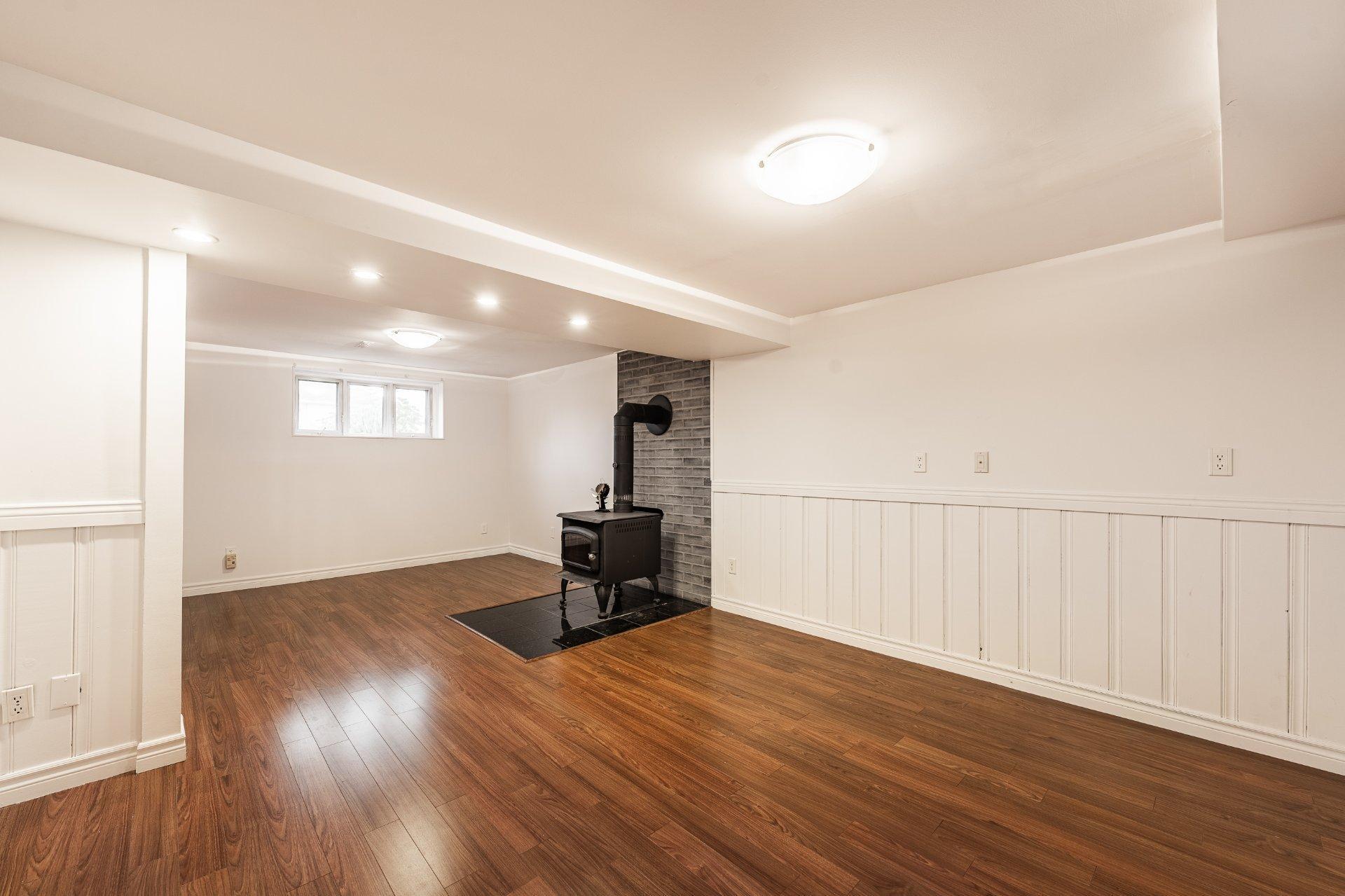 









86


Rue Deslauriers

,
Beloeil,




QC
J3G3E1

