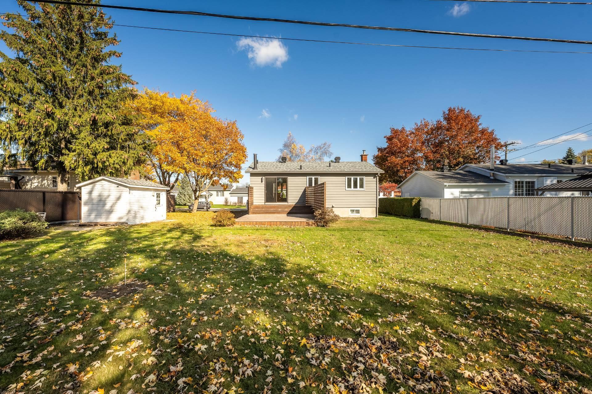 









86


Rue Deslauriers

,
Beloeil,




QC
J3G3E1

