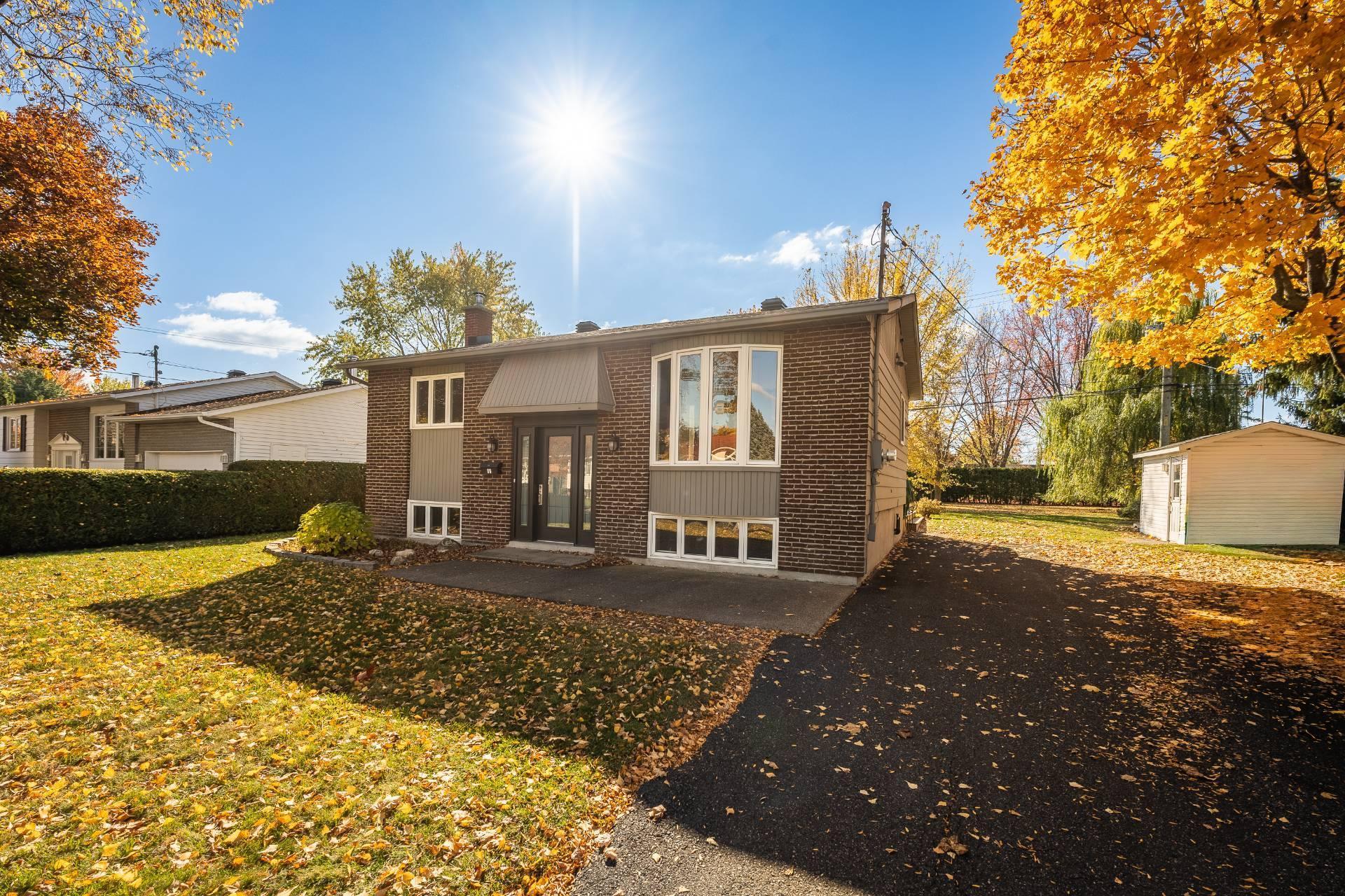 









86


Rue Deslauriers

,
Beloeil,




QC
J3G3E1

