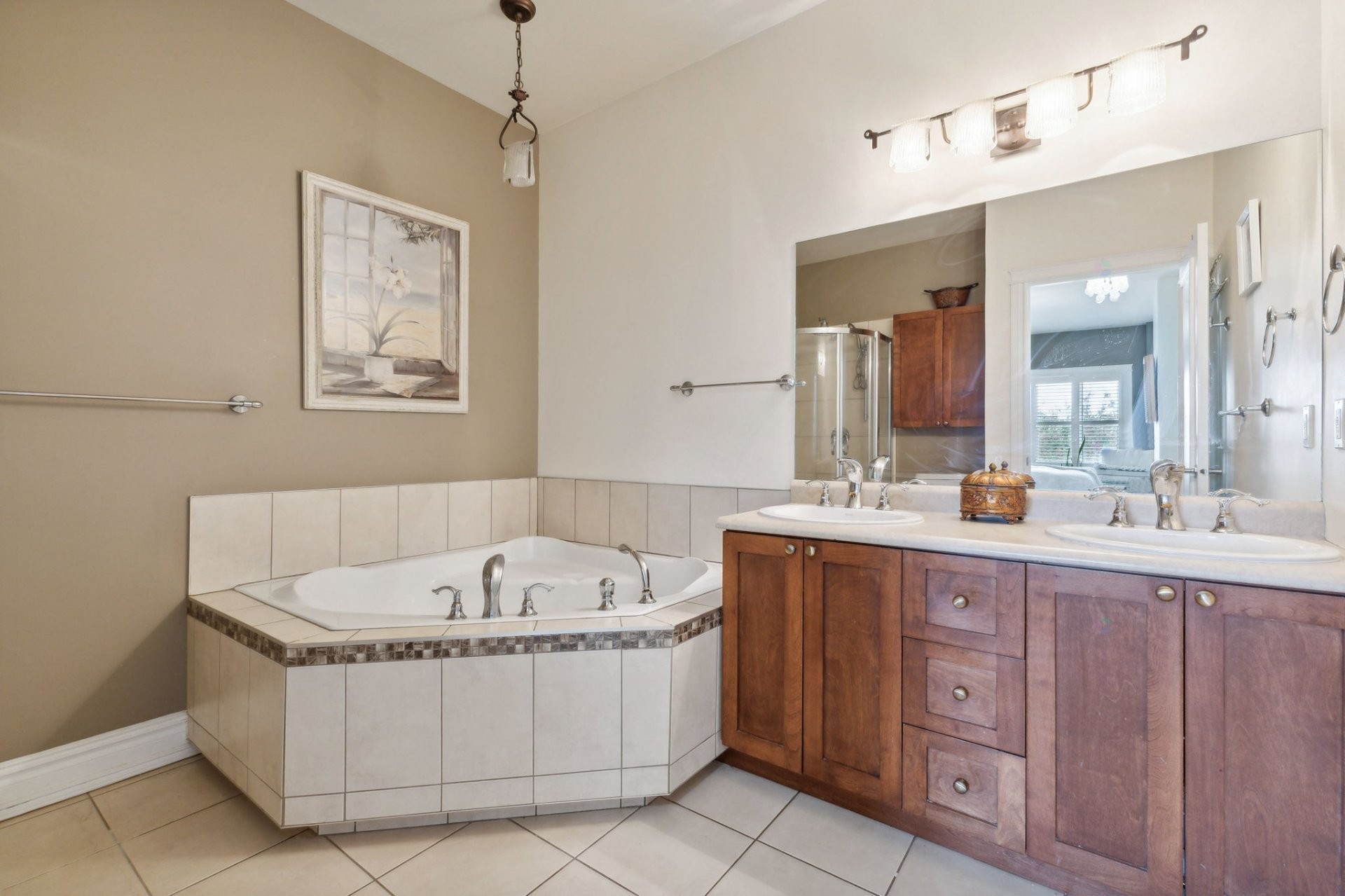 









100


Ch. Fraser

, 201,
Gatineau (Aylmer),




QC
J9H7S9

