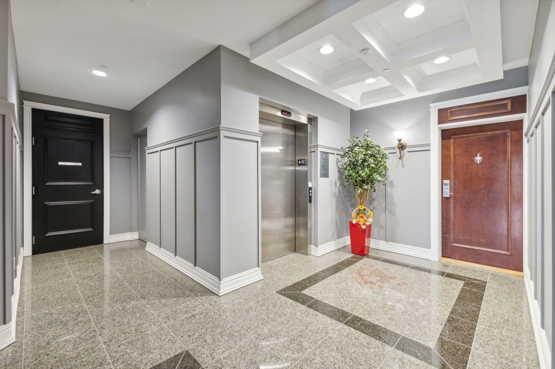 









100


Ch. Fraser

, 201,
Gatineau (Aylmer),




QC
J9H7S9

