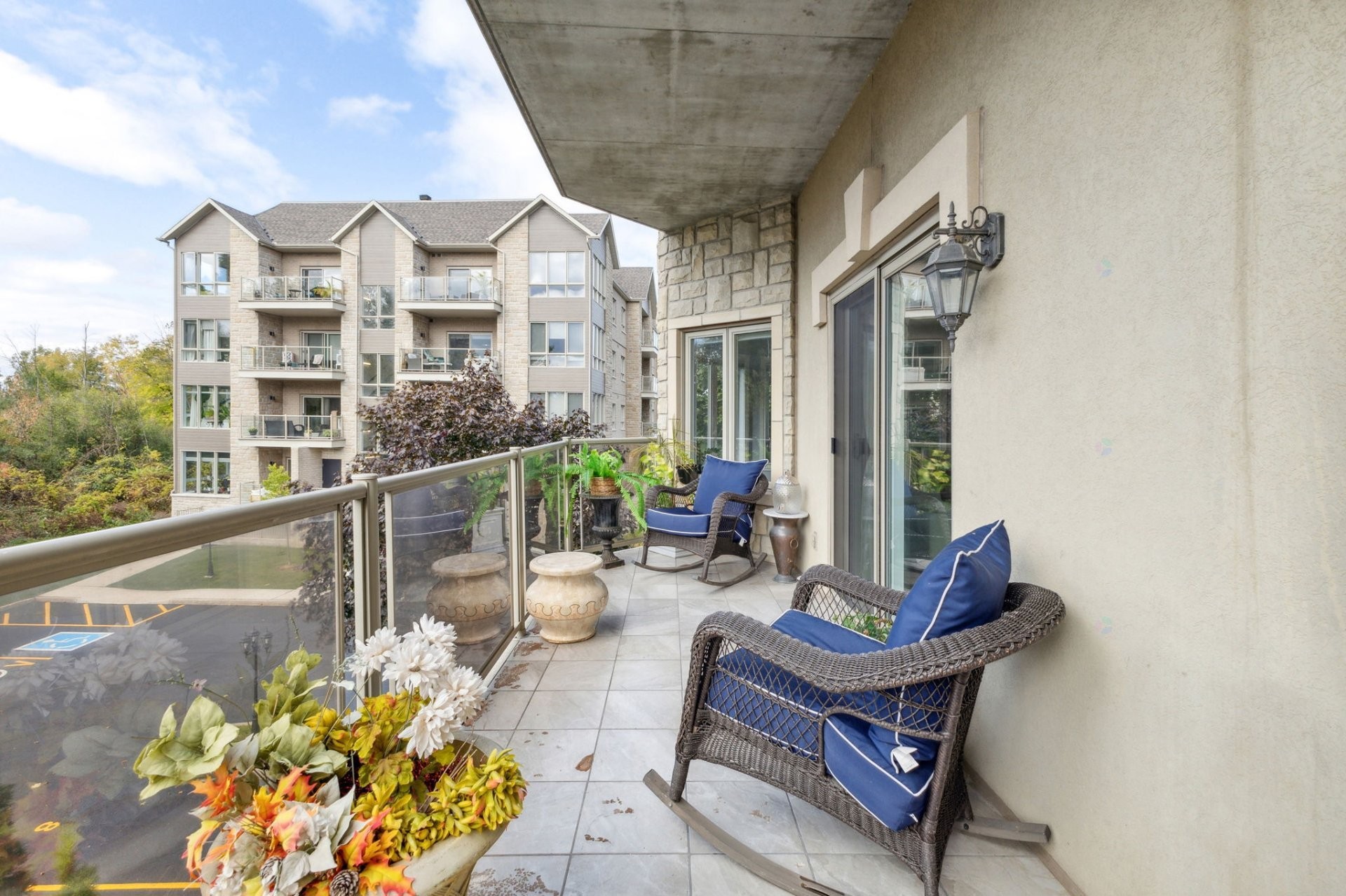 









100


Ch. Fraser

, 201,
Gatineau (Aylmer),




QC
J9H7S9

