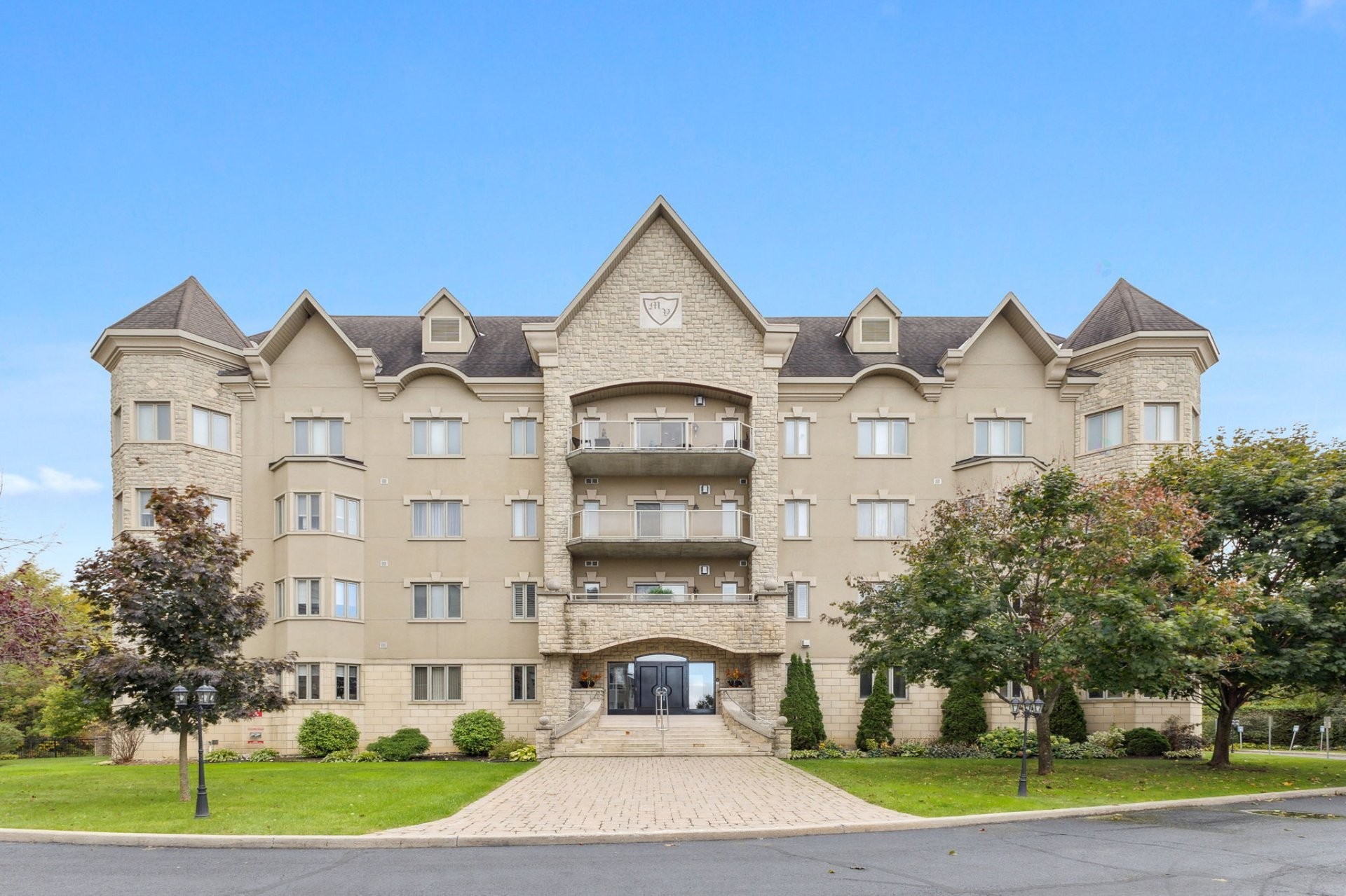 









100


Ch. Fraser

, 201,
Gatineau (Aylmer),




QC
J9H7S9

