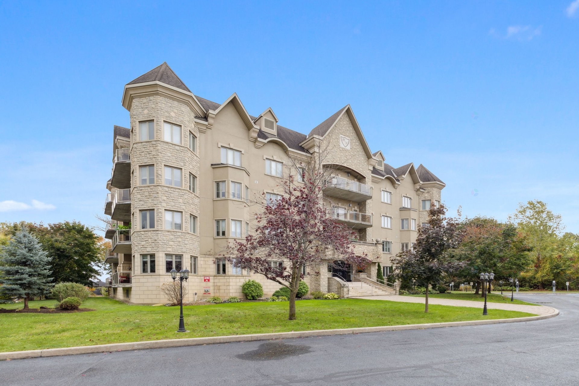 









100


Ch. Fraser

, 201,
Gatineau (Aylmer),




QC
J9H7S9

