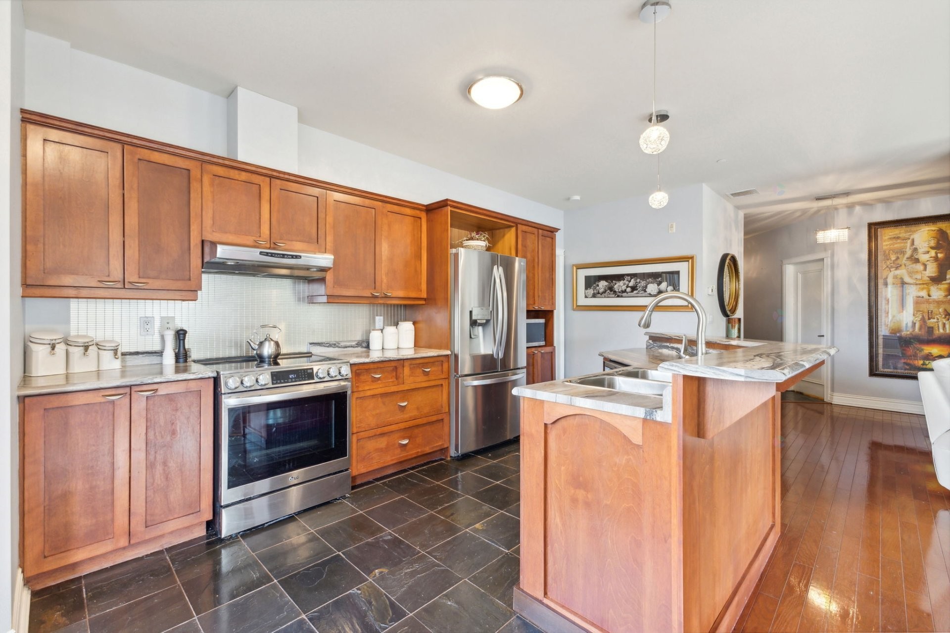 









100


Ch. Fraser

, 201,
Gatineau (Aylmer),




QC
J9H7S9

