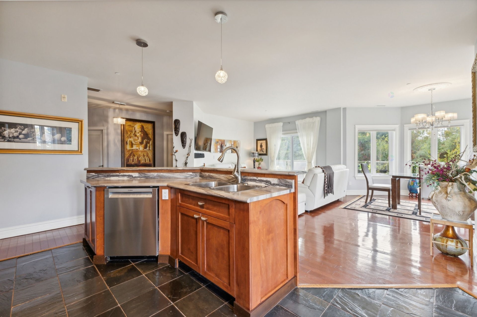 









100


Ch. Fraser

, 201,
Gatineau (Aylmer),




QC
J9H7S9

