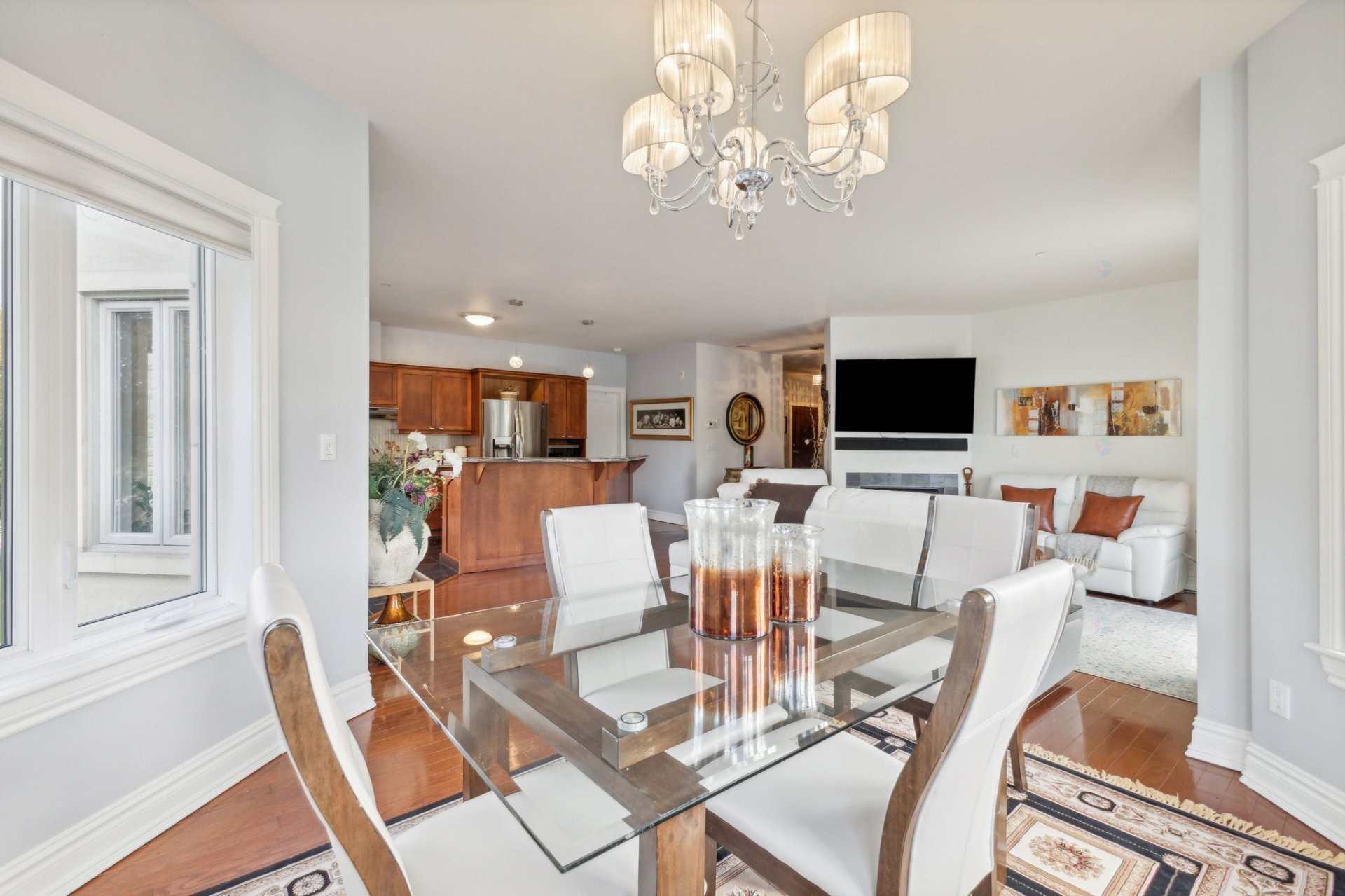 









100


Ch. Fraser

, 201,
Gatineau (Aylmer),




QC
J9H7S9

