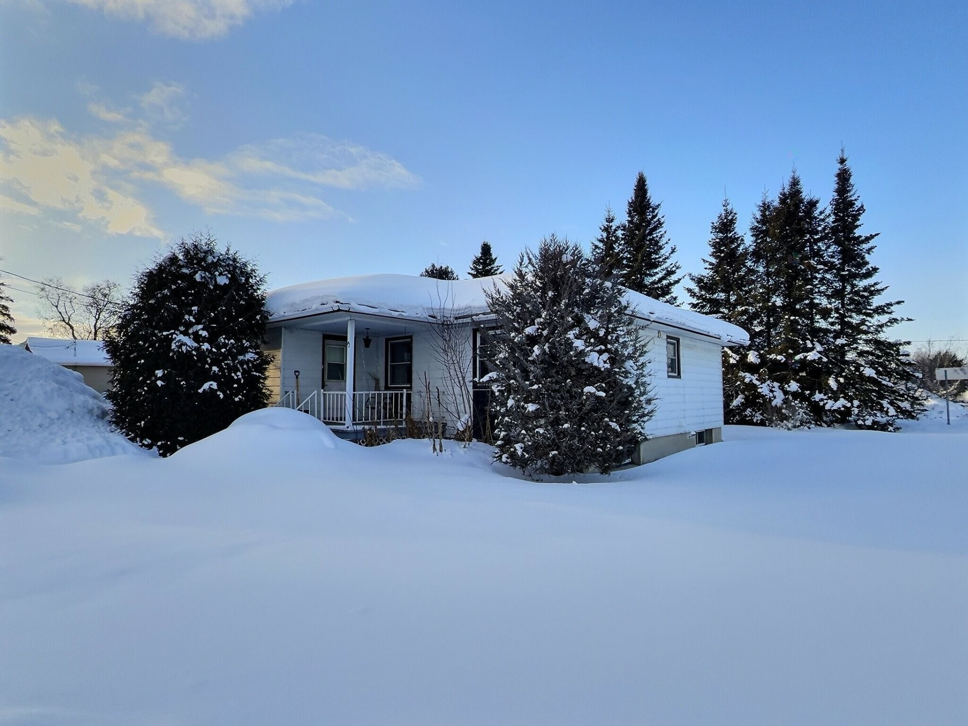 









43


Rue St-André

,
Ville-Marie,




QC
J9V1Z5

