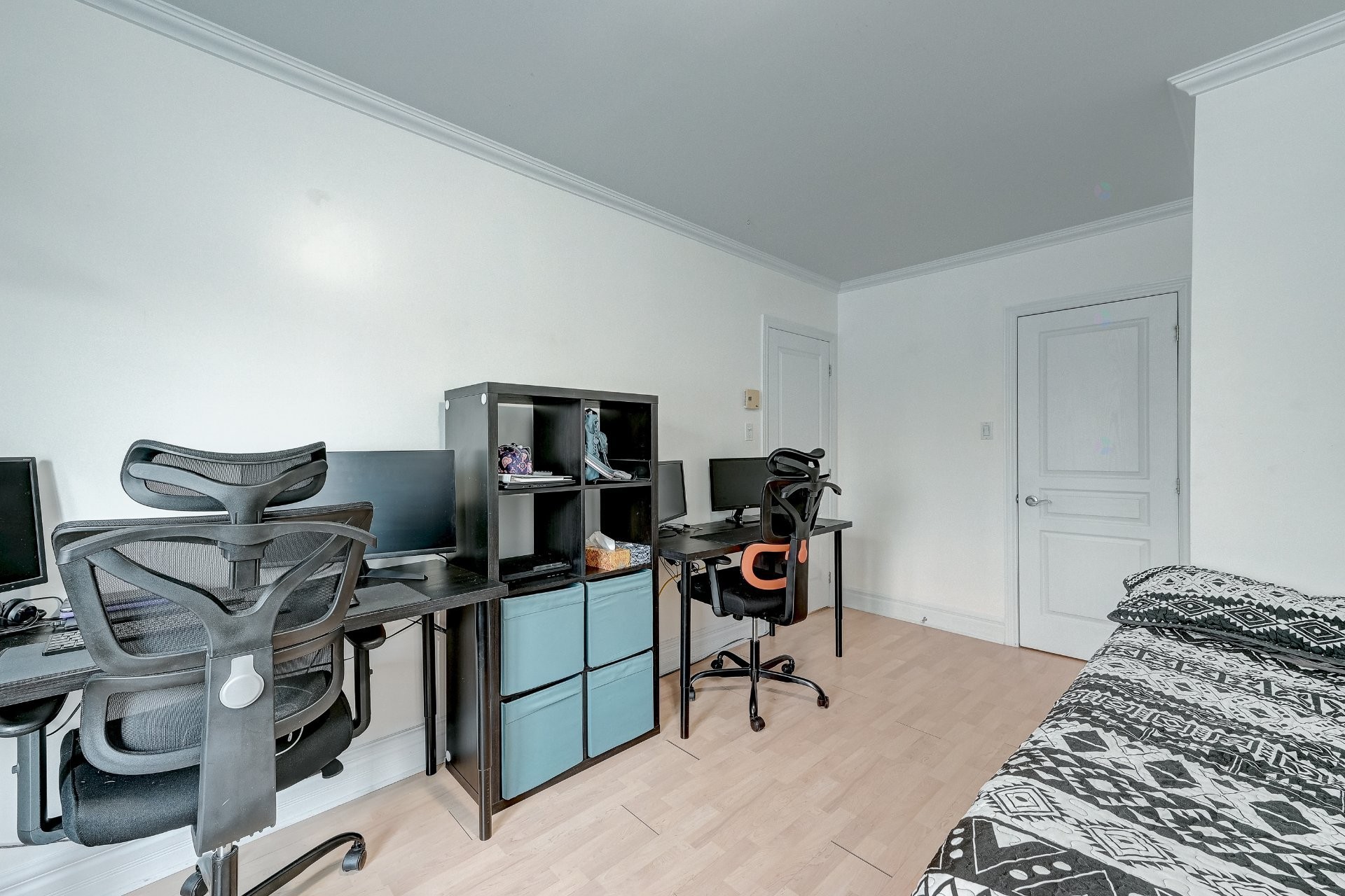









19


Av. Papineau

, 1,
Candiac,




QC
J5R5S8

