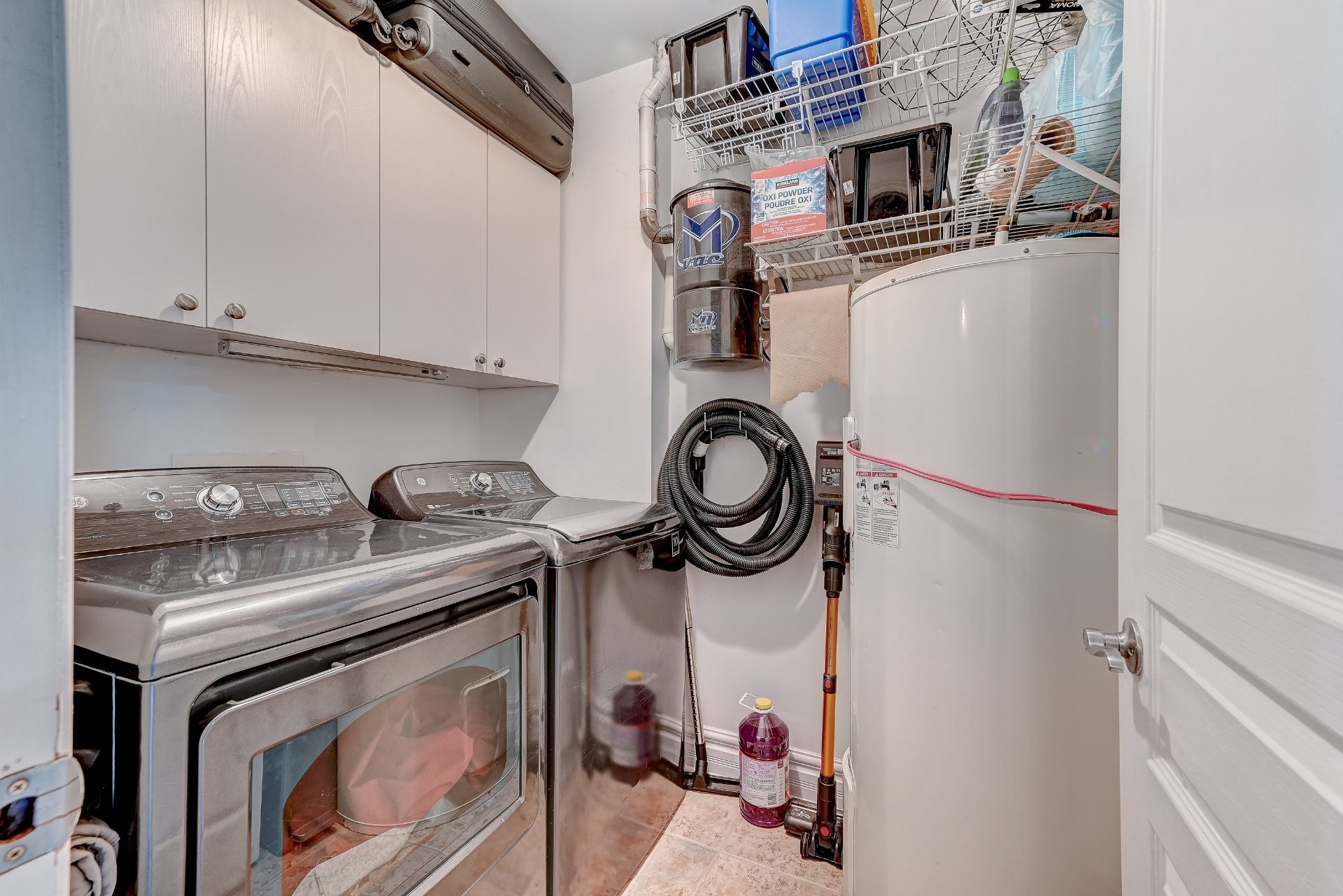 









19


Av. Papineau

, 1,
Candiac,




QC
J5R5S8

