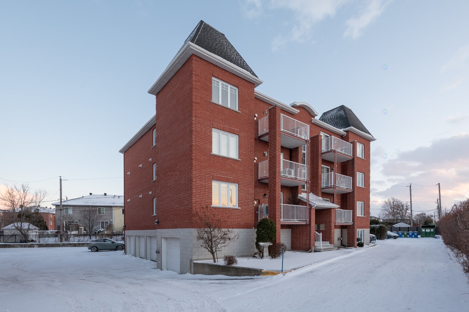









19


Av. Papineau

, 1,
Candiac,




QC
J5R5S8

