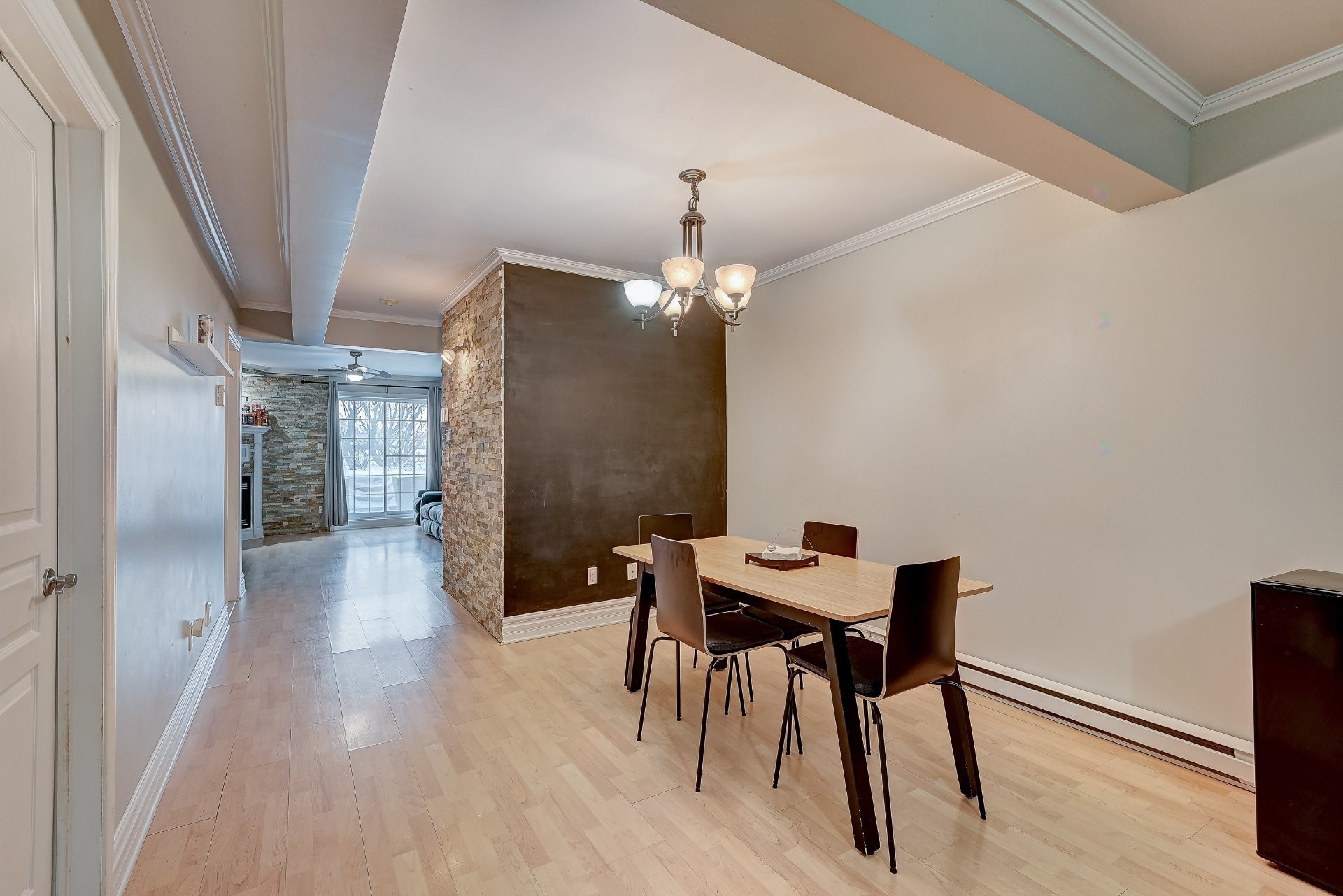 









19


Av. Papineau

, 1,
Candiac,




QC
J5R5S8

