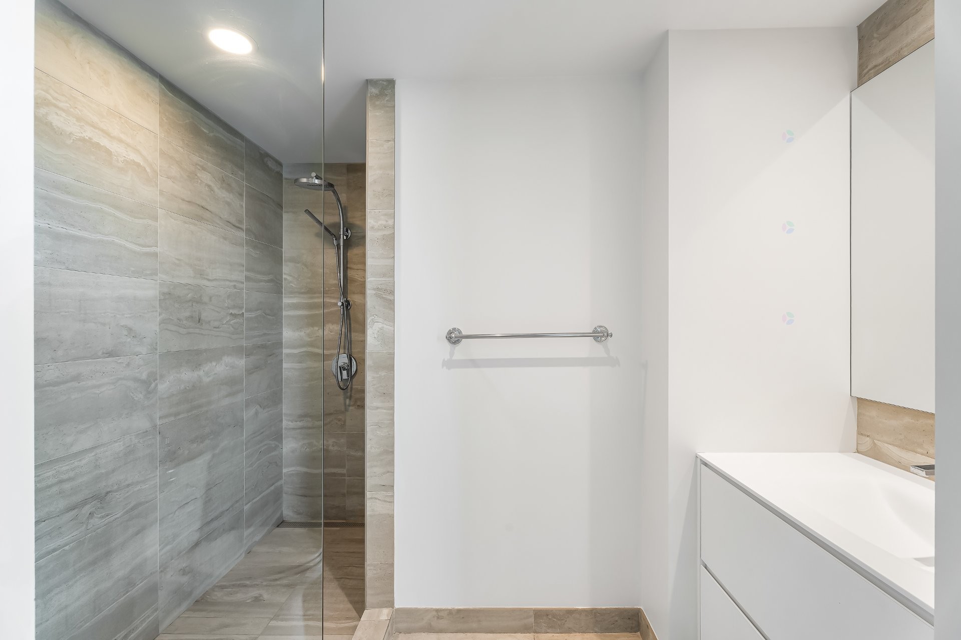 









900


Rue André-Prévost

, 506,
Montréal (Verdun/Île-des-Soeurs),




QC
H3E0E6

