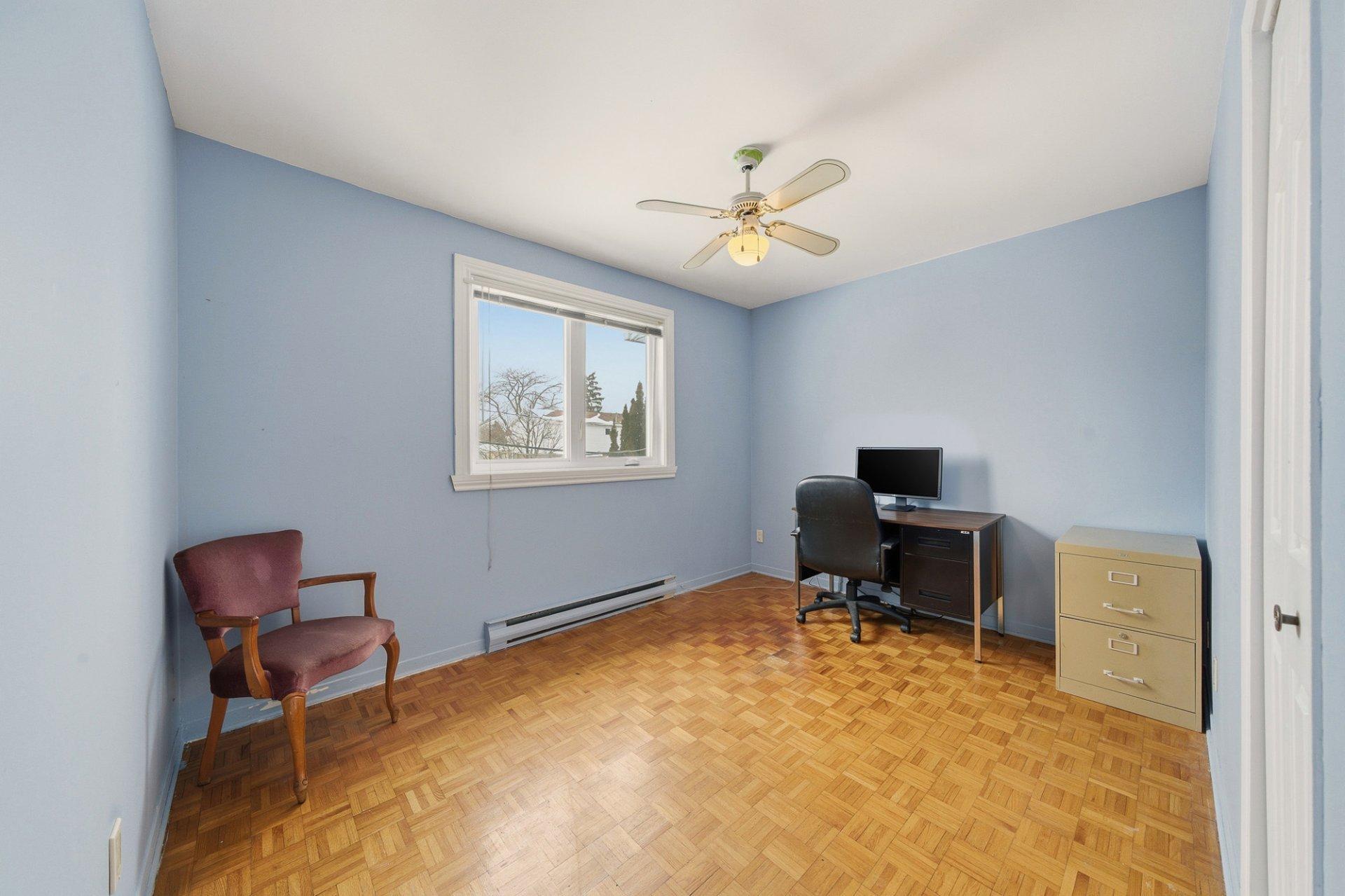 









581


Rue Henri-De Tonti

,
Boucherville,




QC
J4B6Y9

