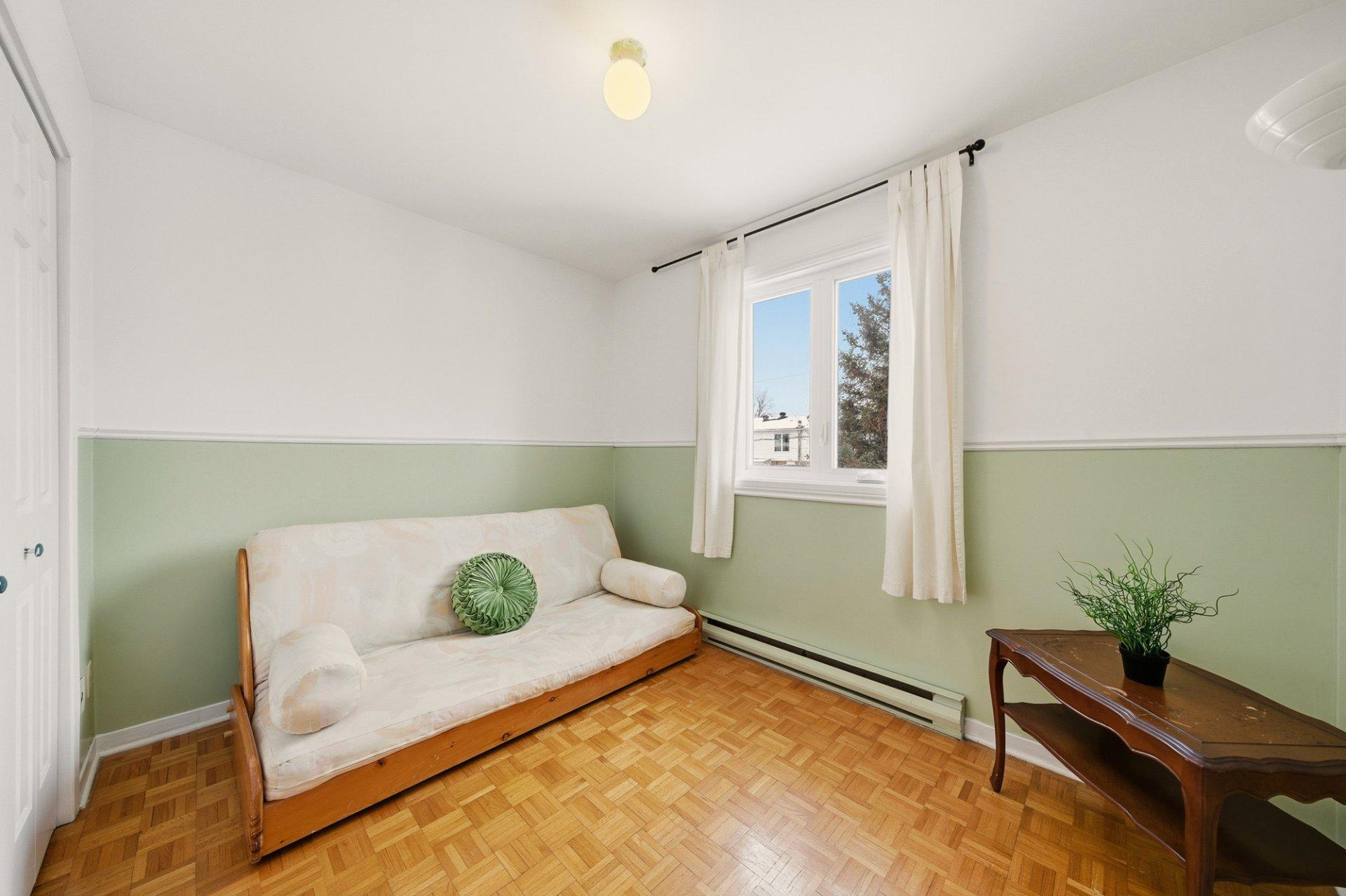 









581


Rue Henri-De Tonti

,
Boucherville,




QC
J4B6Y9

