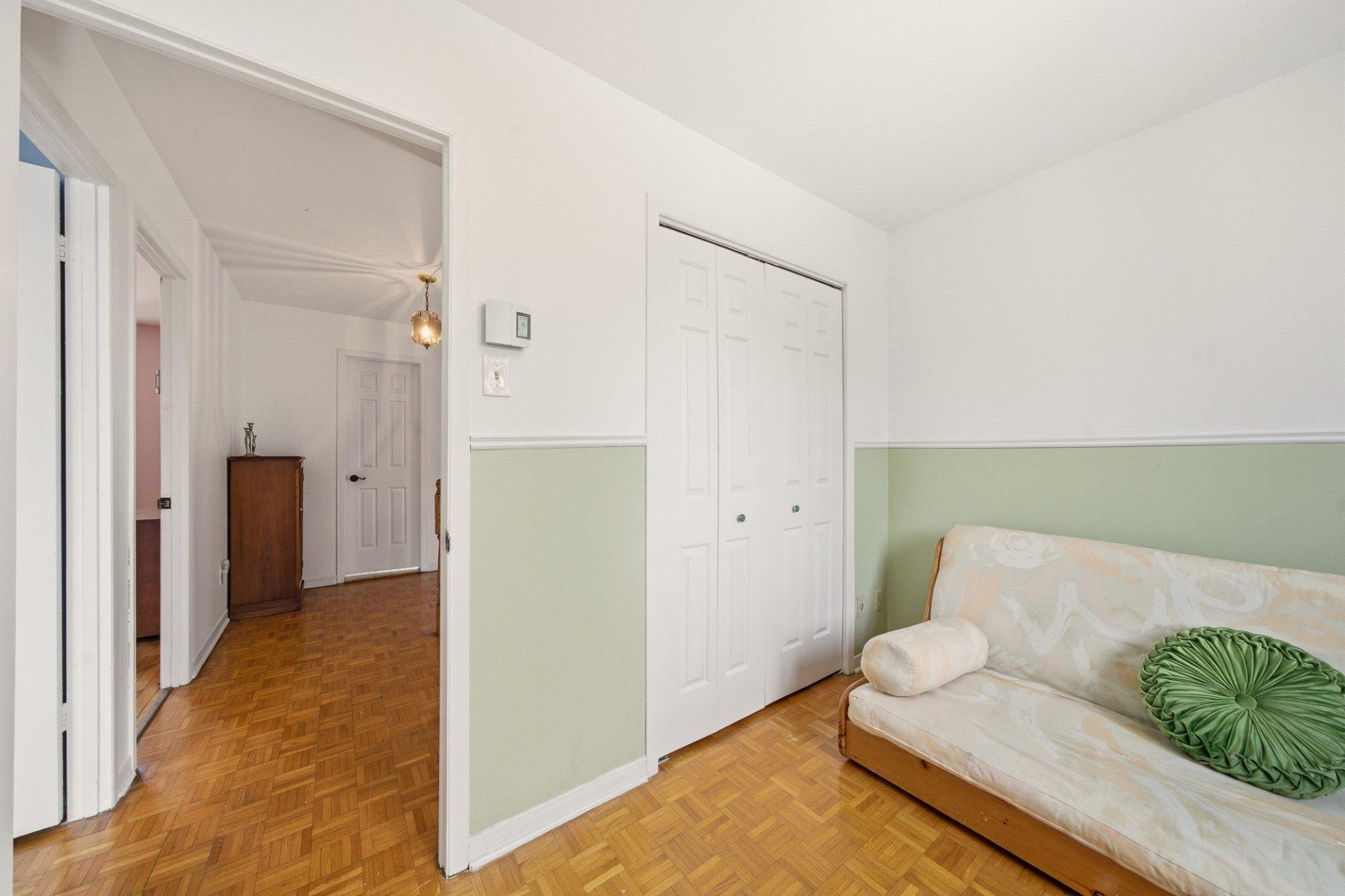 









581


Rue Henri-De Tonti

,
Boucherville,




QC
J4B6Y9

