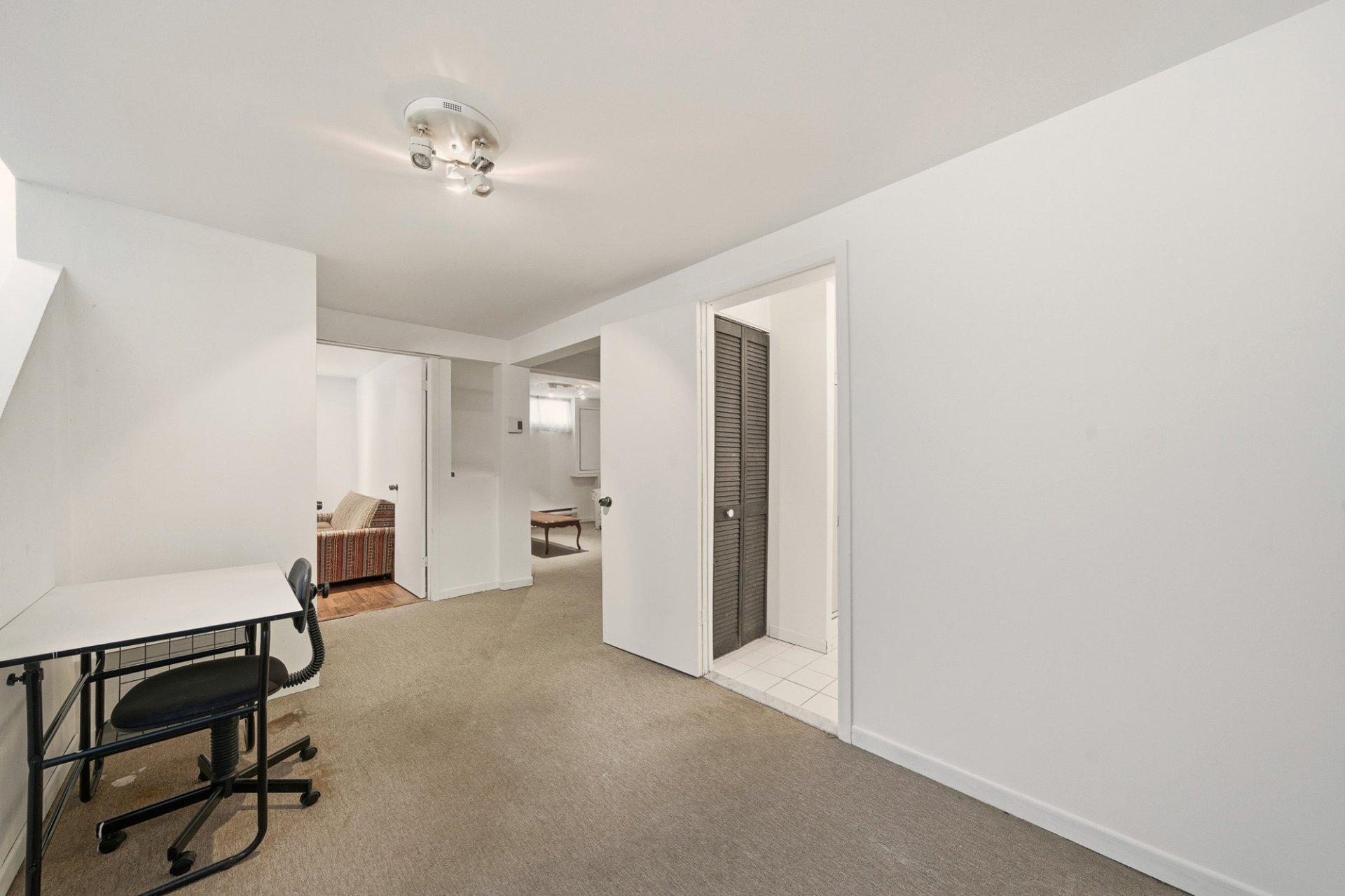 









581


Rue Henri-De Tonti

,
Boucherville,




QC
J4B6Y9

