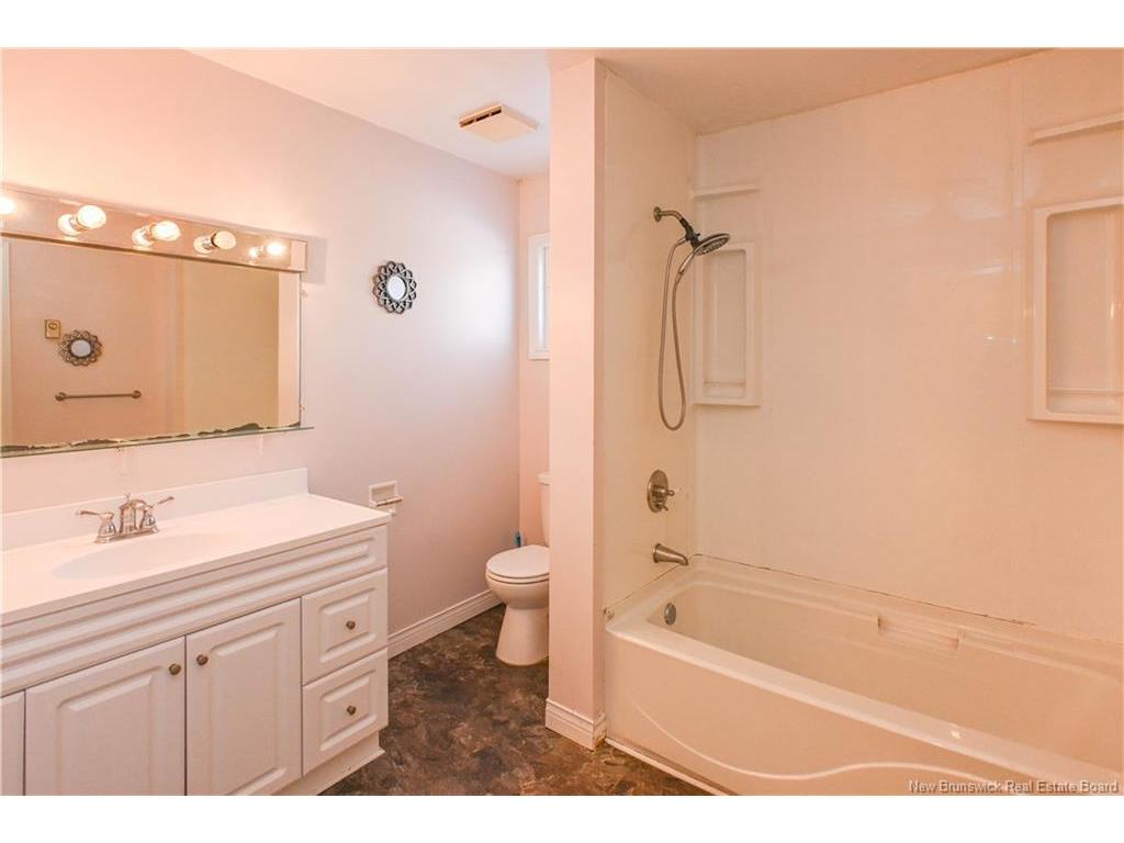 









23


Saint-Simon

RD,
Caraquet,




NB
E1W 1B3

