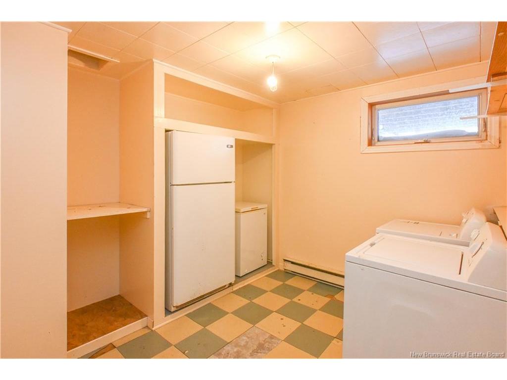 









23


Saint-Simon

RD,
Caraquet,




NB
E1W 1B3

