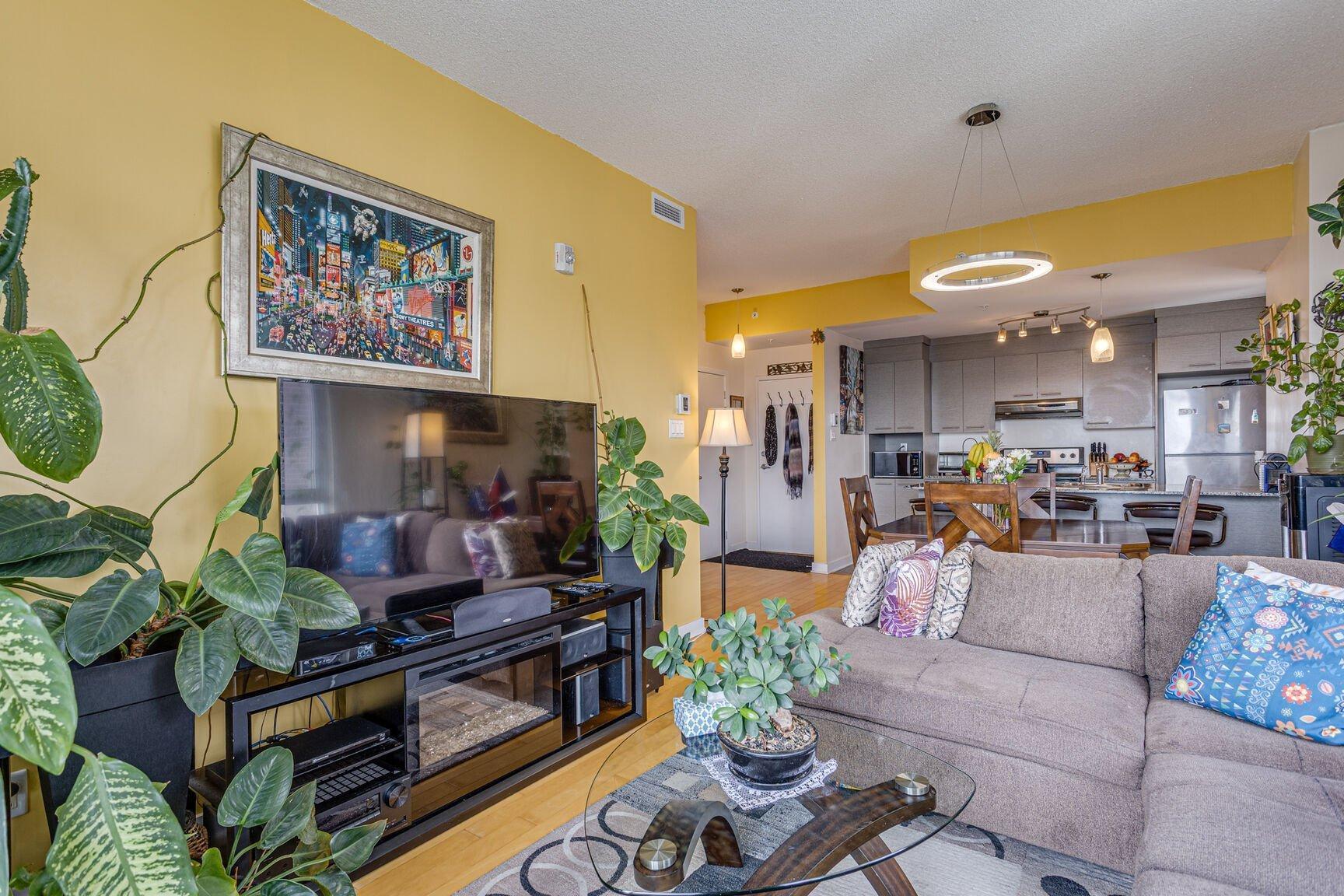 









10150


Place de l'Acadie

, 1409,
Montréal (Ahuntsic-Cartierville),




QC
H4N0C5

